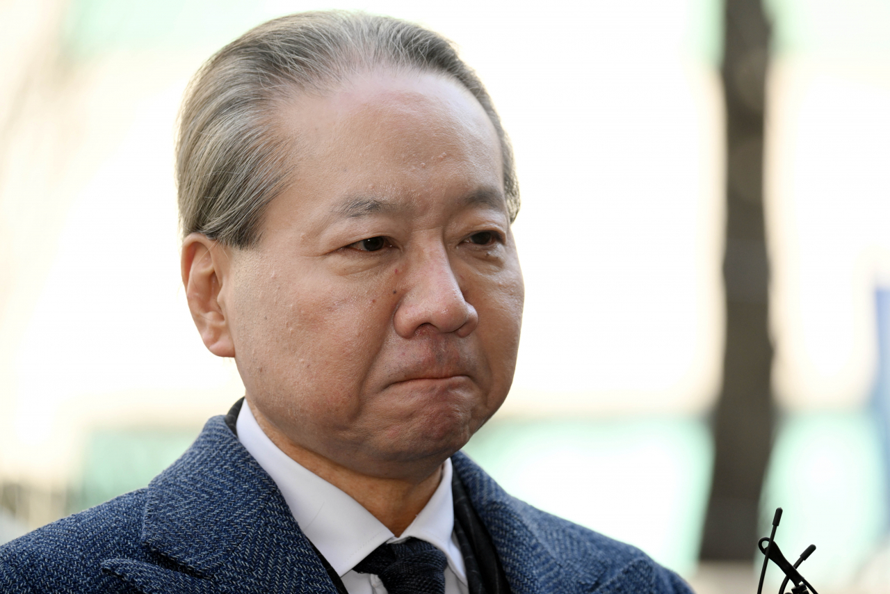 주수호 의협 비대위 언론홍보위원장이 휴대전화 포렌식 참관을 위해 지난 14일 오전 서울경찰청 공공범죄수사대에 출석하고 있다. 앞서 주 위원장은 지난 6일 경찰에 소환돼 10시간 가량 조사를 받았으며, 지난 8일에도 휴대전화 포렌식 참관을 위해 출석한 바 있다. 이상섭 기자