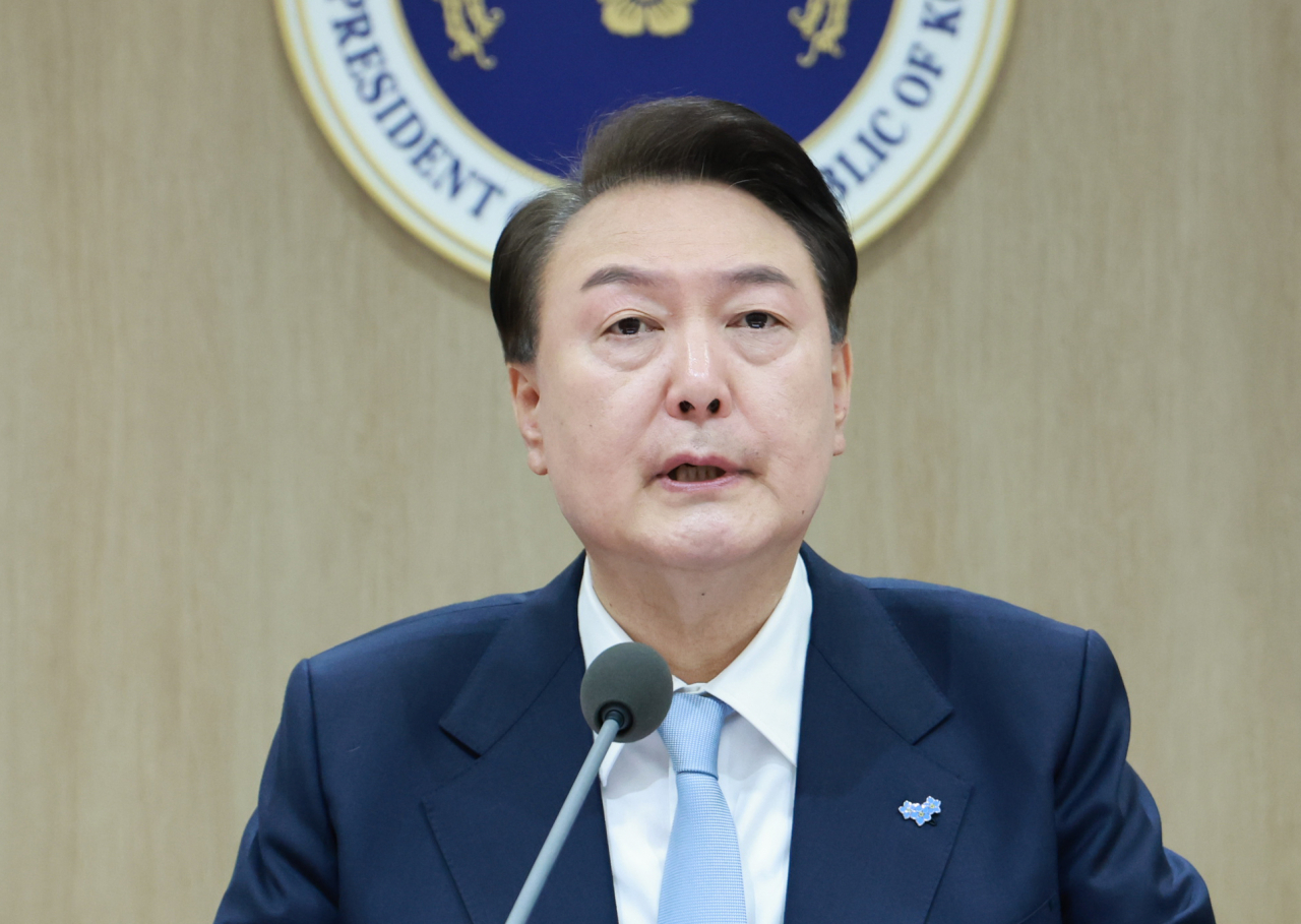 윤석열 대통령이 26일 서울 용산 대통령실 청사에서 열린 국무회의에서 발언하고 있다. [연합]