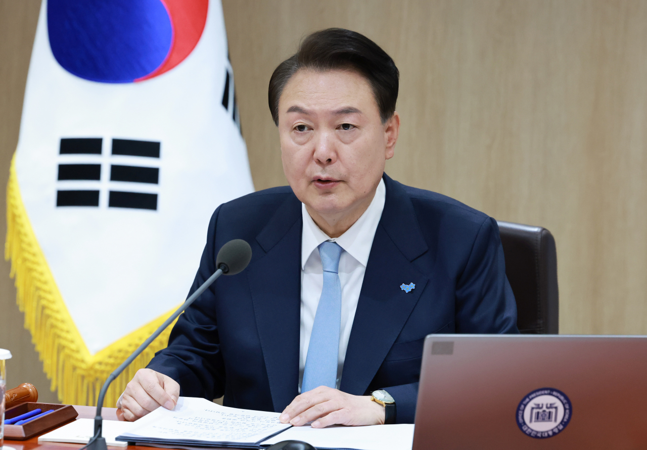 윤석열 대통령이 26일 서울 용산 대통령실 청사에서 열린 국무회의에서 발언하고 있다. [연합]