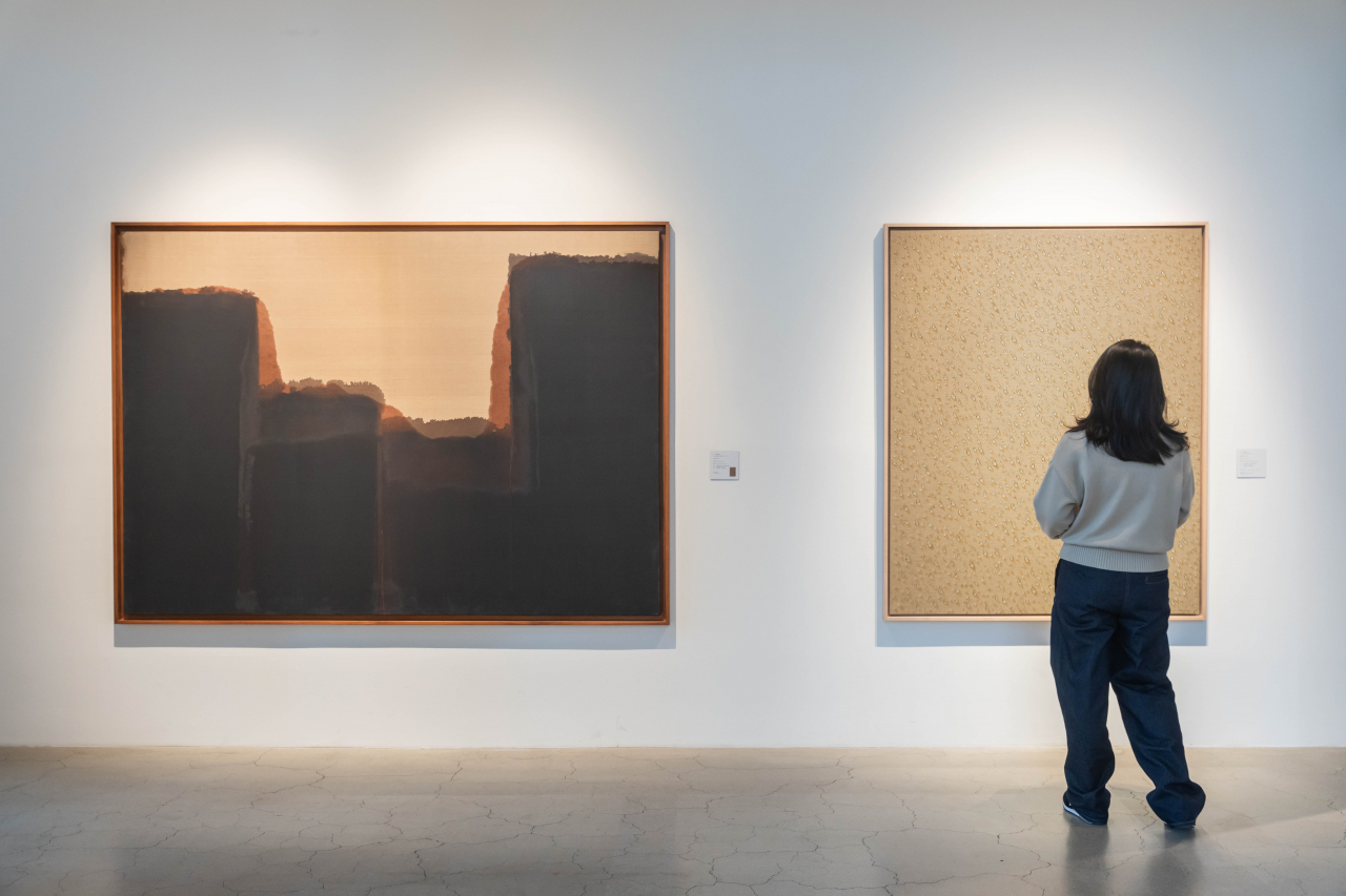 An installation view of “Contemporary Art Sale” preview at Seoul Auction‘s headquarters in Seoul that opened March 7 (Seoul Auction)