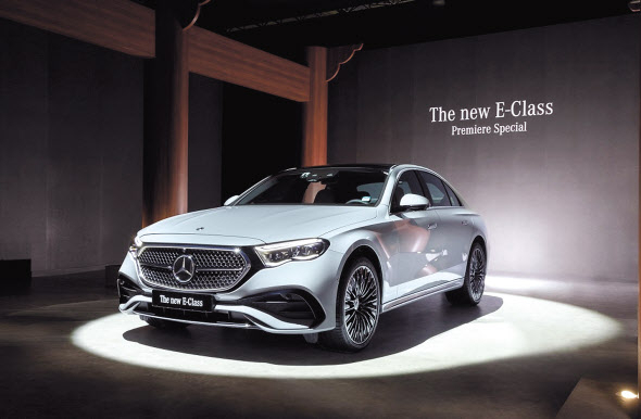 벤츠 E300 4MATIC AMG 라인 프리미어 스페셜