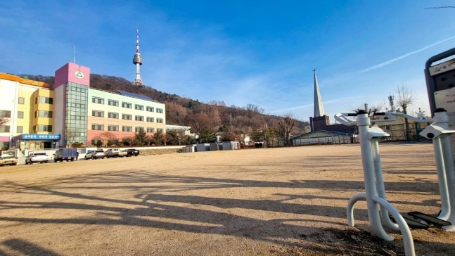 서울 소재 한 초등학교 운동장. [연합]