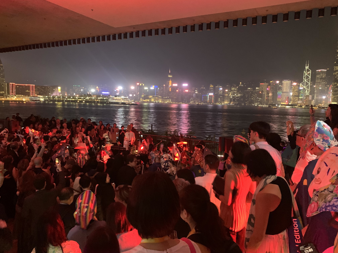 아트바젤 홍콩 VIP 사전 관람(프리뷰) 개막을 하루 앞둔 25일, M+ 뮤지엄에서 열린 리셉션 파티 현장 모습. [홍콩=이정아 기자]