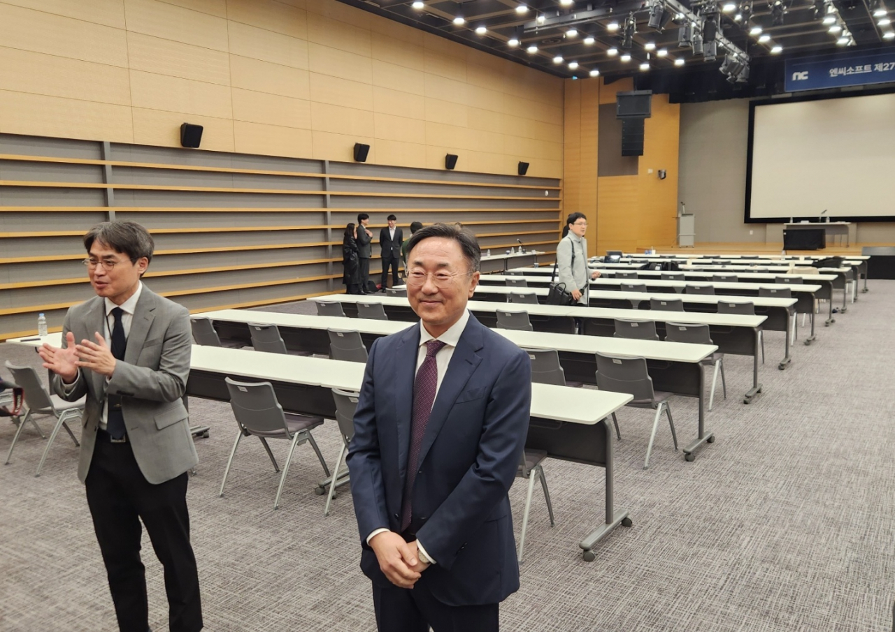 박병무 엔씨소프트 신임대표가 인사하고 있다. [이영기 기자/20ki@]