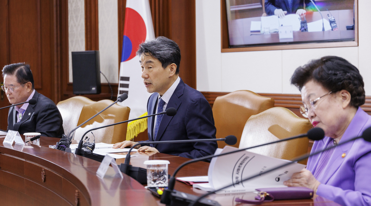 이주호 부총리 겸 교육부 장관이 28일 오후 서울 종로구 정부서울청사에서 열린 제3회 사회관계 장관회의에서 발언하고 있다. [연합]