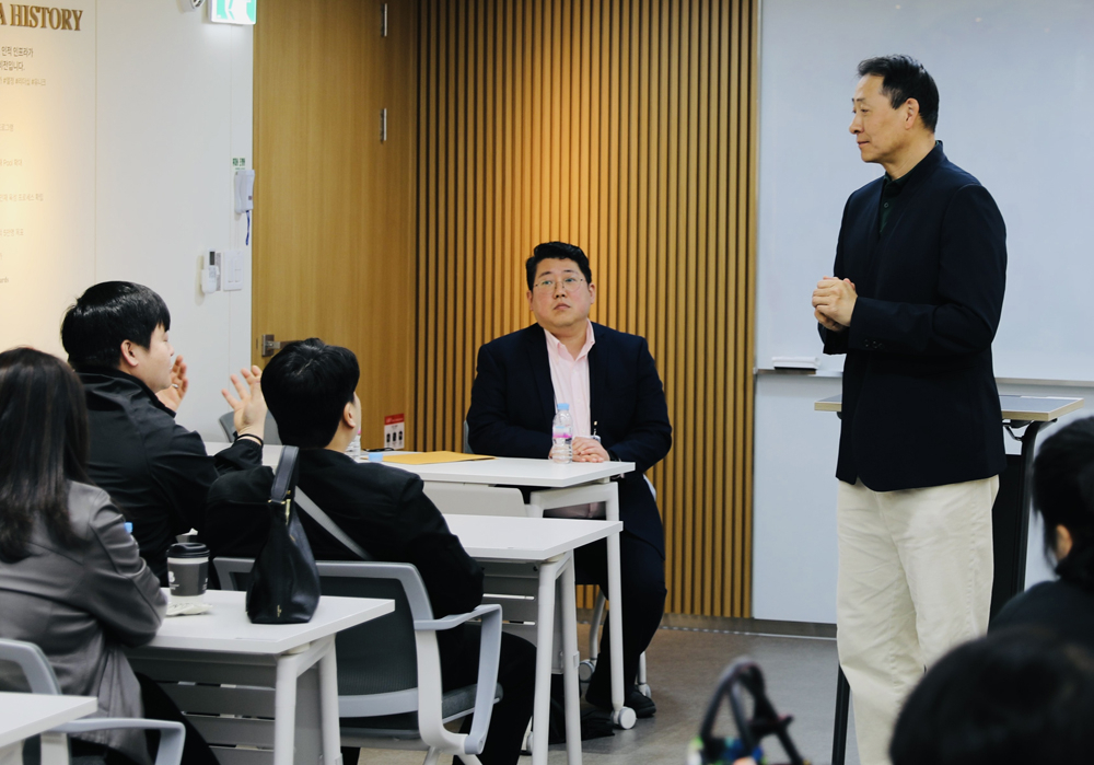 지난 26일 서울 송파구에 있는 bhc그룹 R&D 센터에서 열린 ‘2024 1분기 가맹점 간담회’ 현장. [bhc치킨 제공]