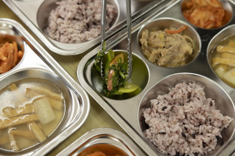 김포시는 우수한 학교급식을 위해 학교급식 관련 조례안을 개정할 예정이다.