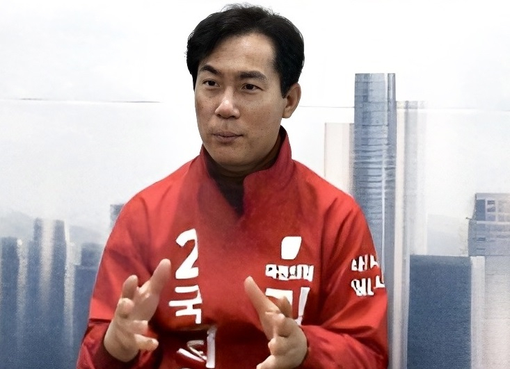 김영우 국민의힘 서울 동대문갑 후보가 26일 서울 동대문구 청량리동 선거사무소에서 헤럴드경제와 인터뷰를 진행하고 있다.