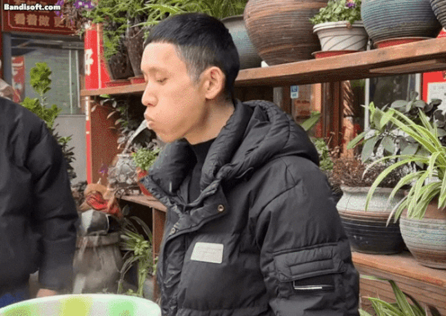 물 토해내기 세계 신기록 [기네스 제공]