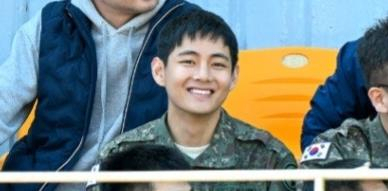 춘천송암스포츠타운을 찾은 그룹 BTS의 뷔 [강원FC]