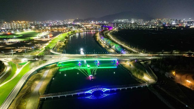 순천만국가정원과 동천 야경.