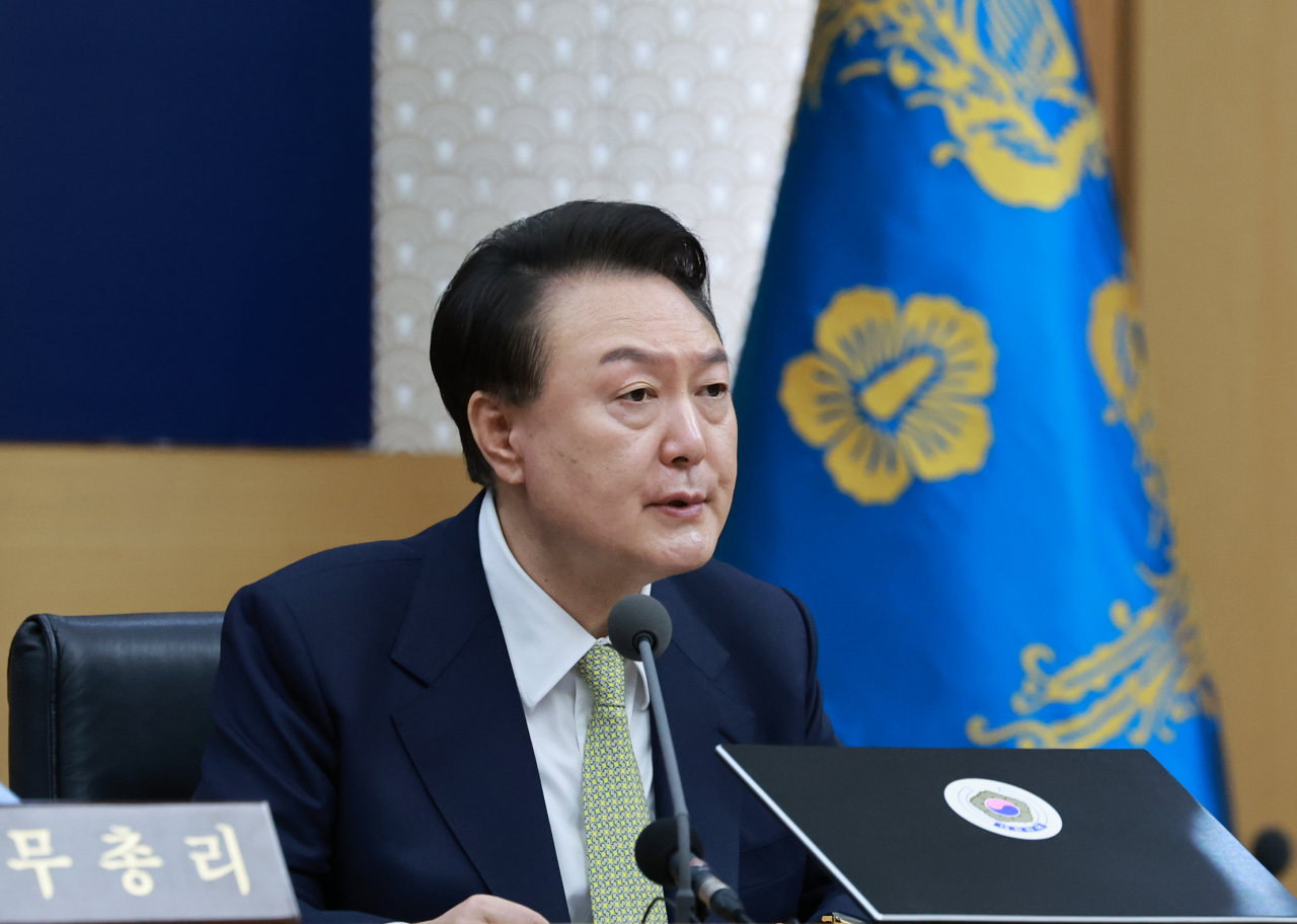 윤석열 대통령이 2일 정부세종청사에서 열린 국무회의에서 발언하고 있다. [연합]