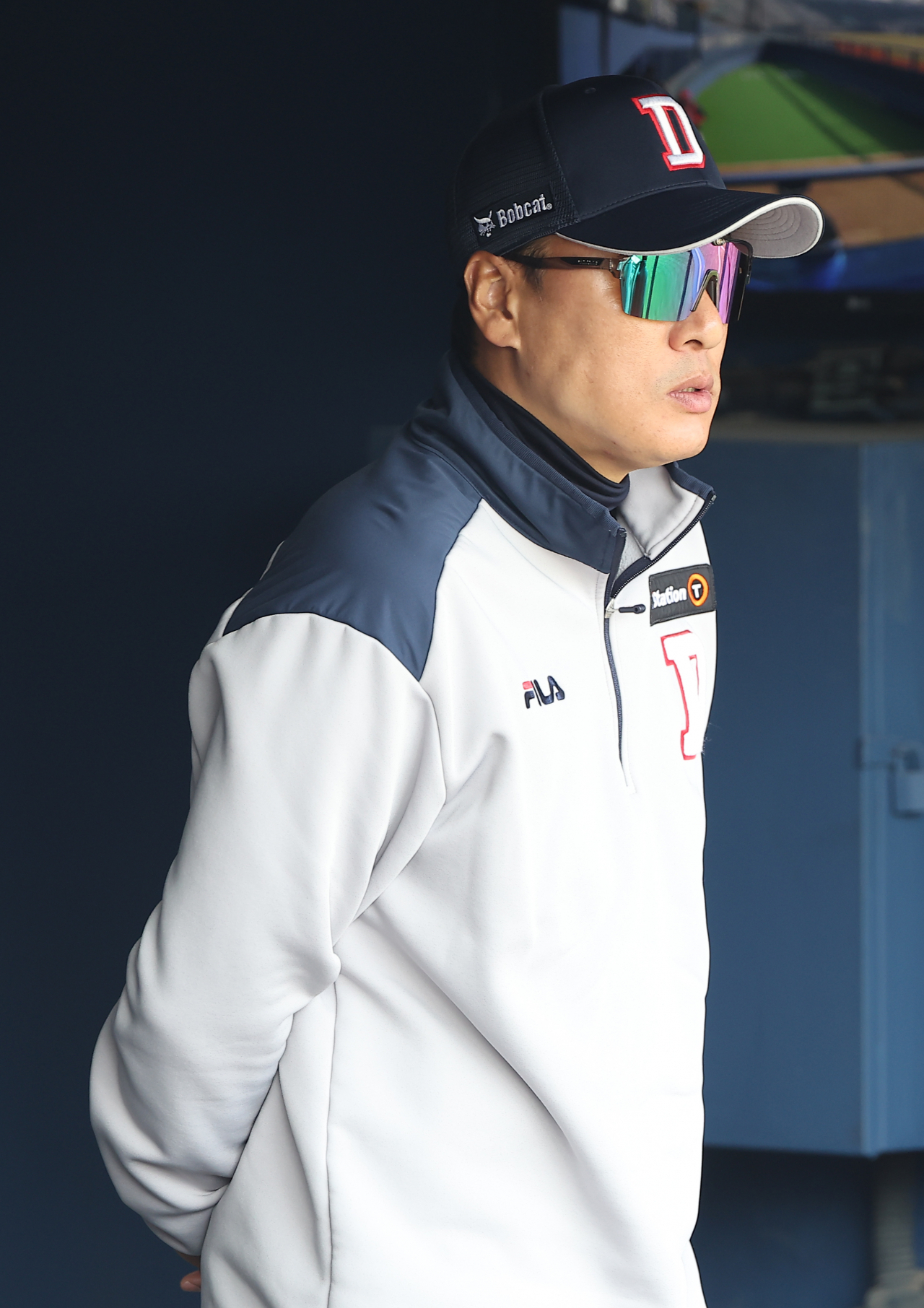 14일 오후 서울 잠실야구장에서 열린 2024 KBO 프로야구 KIA 타이거즈와 두산 베어스의 시범 경기. 두산 이승엽 감독이 경기를 지켜보고 있다. [연합]