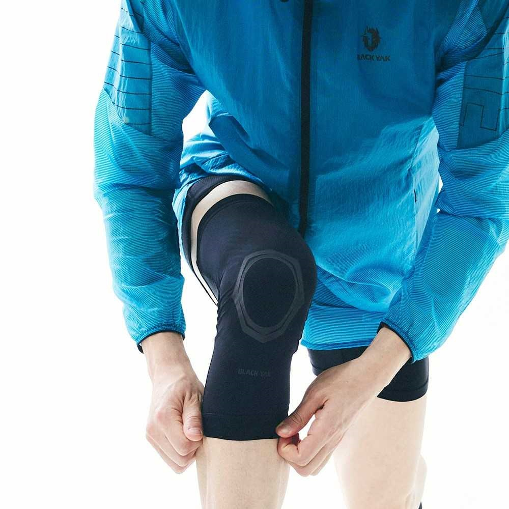 블랙야크가 웨이브컴퍼니의 웨이브웨어와 함께 테이핑 컴프레션 웨어 3종을 선보인다고 8일 밝혔다. [블랙야크 제공]