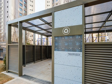 삼표산업의 UHPC 업사이클링패널을 적용한 현대건설 힐스테이트 현장내 분리수거장 외벽패널. [삼표산업 제공]