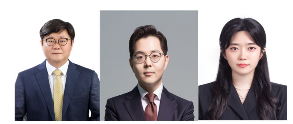 국민대 신소재학과 차필령 교수, 전자화학재료전공 홍승현 교수, 정희빈 석사과정생. [국민대 제공]