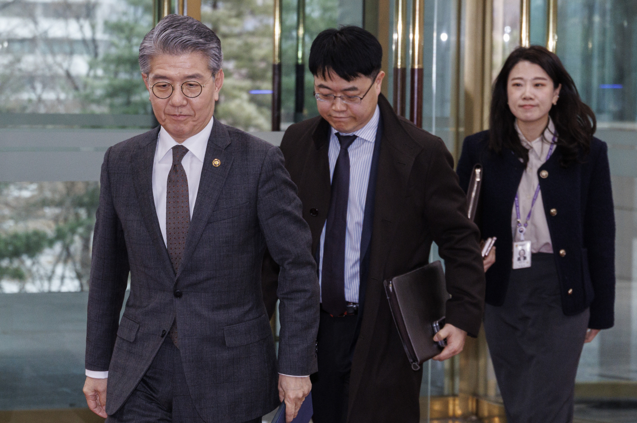김홍균 외교부 1차관(왼쪽). [연합]