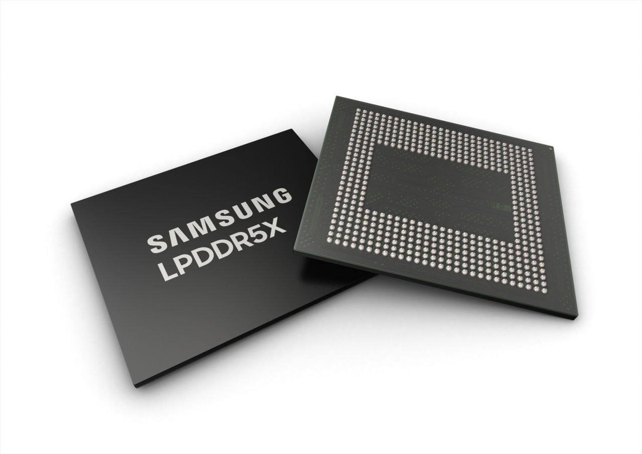 삼성전자가 업계 최고 동작속도 10.7Gbps를 구현한 LPDDR5X(저전력 더블데이터 레이트5X) D램 개발에 성공했다. [삼성전자 제공]