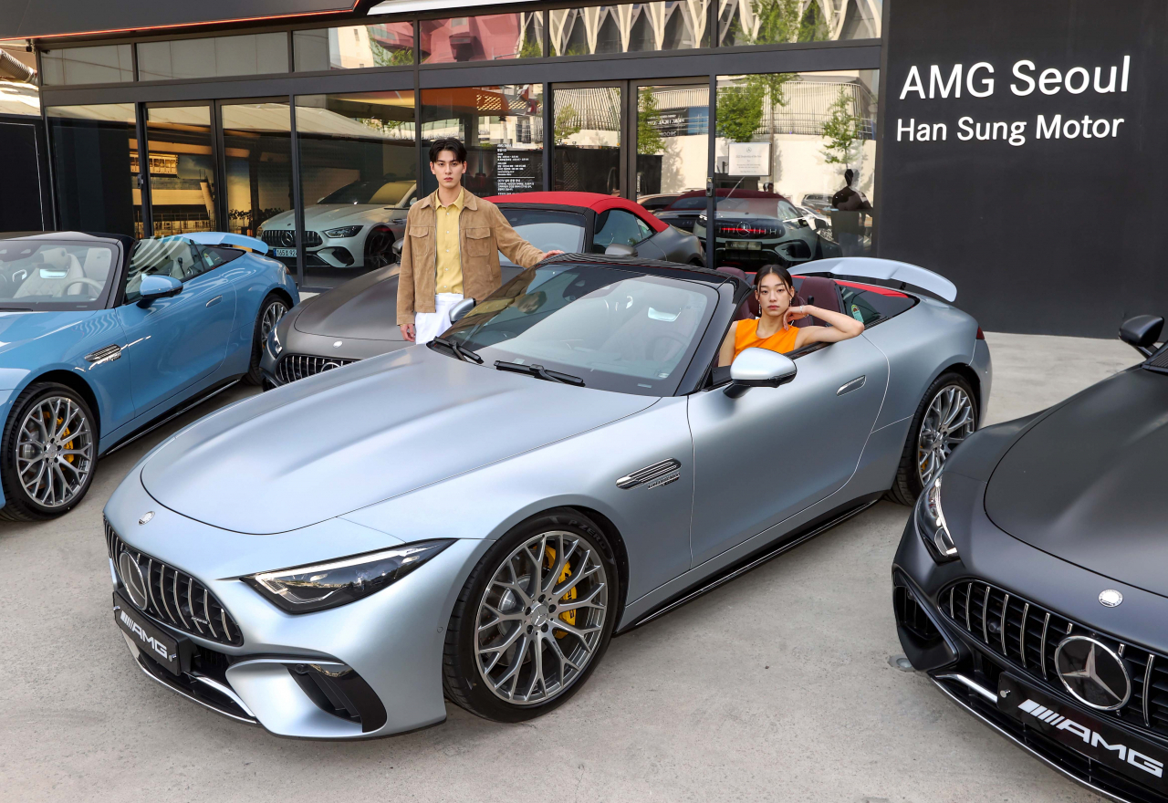 ‘메르세데스-AMG SL 마누팍투어’ 색상 에디션. [메르세데스-벤츠 코리아 제공]