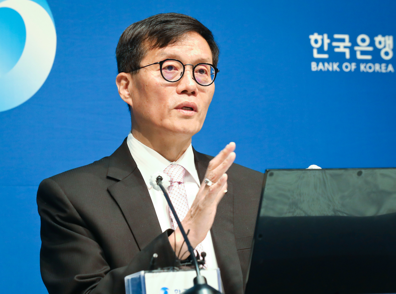 이창용 한국은행 총재가 12일 서울 중구 한국은행에서 금융통화위원회 기준금리 결정에 관한 기자간담회를 하고 있다. [연합]