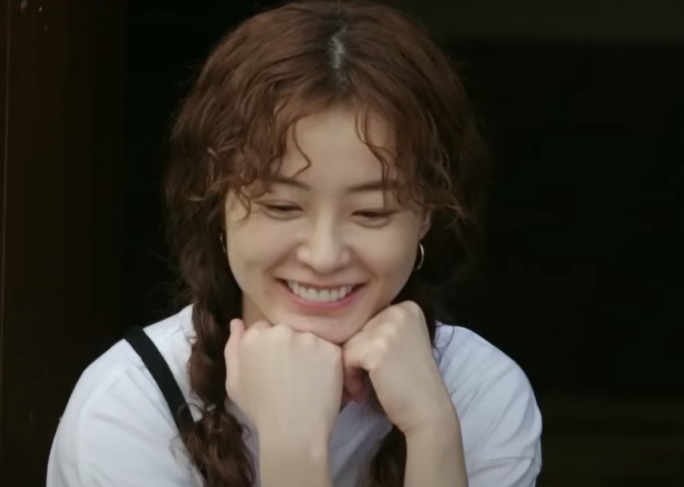 배우 윤여정, 이서진, 정유미(사진), 박서준이 출연한 tvN 예능 '윤식당2'는 스페인의 카나리아 제도에서 촬영했다.['윤식당2' 캡처]