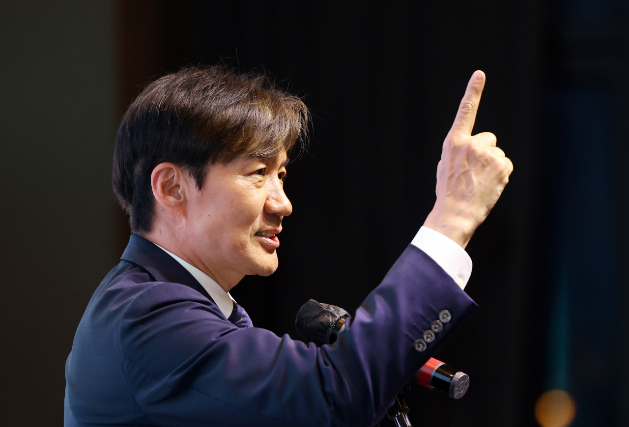 조국 조국혁신당 대표가 22일 전북 전주시 완산구 그랜드힐스턴호텔에서 열린 '총선 승리 보고대회'에서 발언하고 있다.[연합]