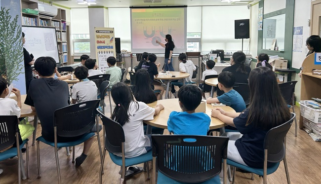 전남대 여수시 생활과학교실 수업 장면.