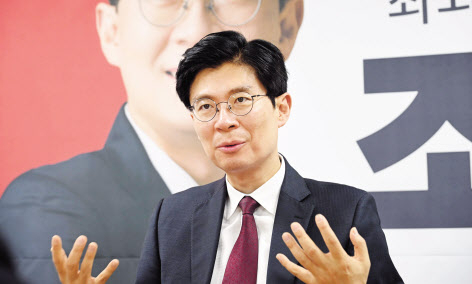 조정훈 국민의힘 의원이 지난달 24일 서울 마포구 의원 사무실에서 헤럴드경제와 인터뷰를 하고 있다. 이상섭 기자