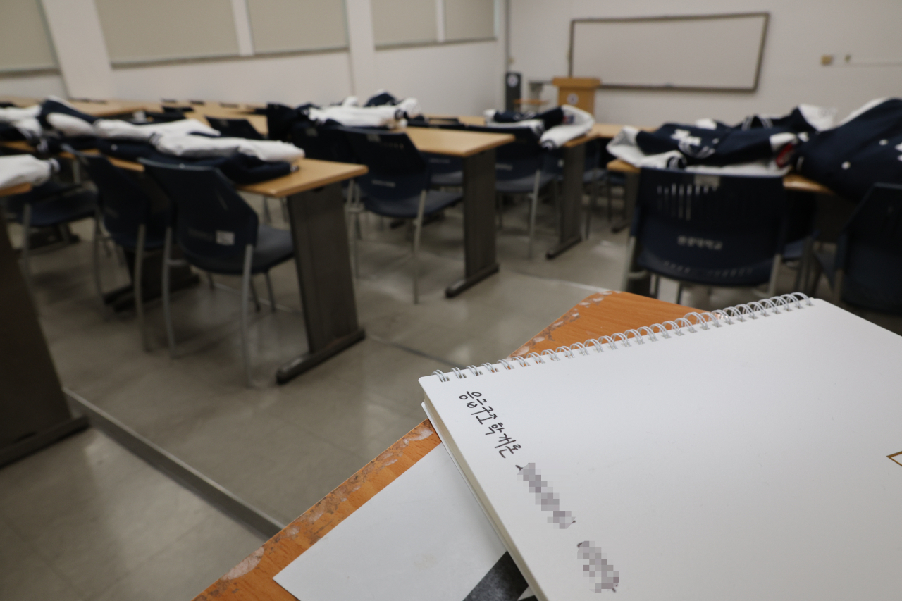 전북 원광대학교 의대가 개강한 29일 강의실이 텅 비어있다. [연합]
