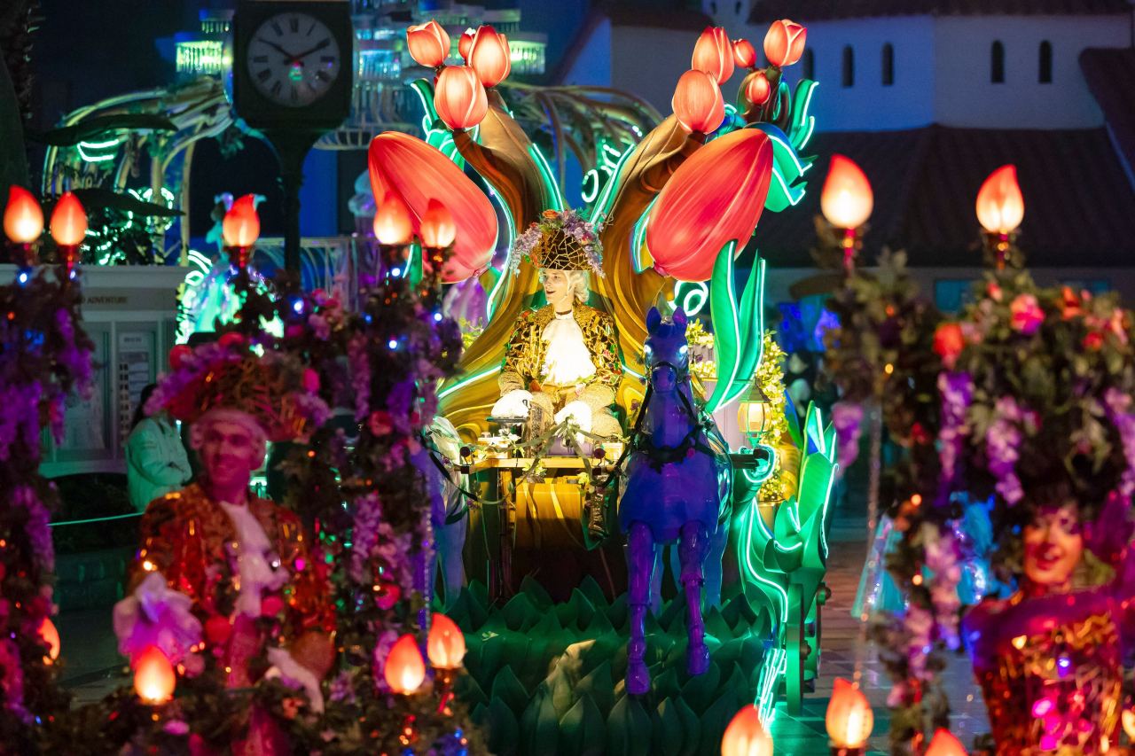 롯데월드 35년②] 놀라운 100억원 짜리 퍼레이드 [함영훈의 멋·맛·쉼] - 헤럴드경제