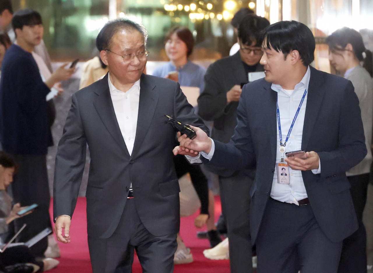 윤재옥 국민의힘 원내대표가 지난달 30일 국회 의장실에서 열리는 여야 원내대표 회동에 입장하고 있다. [연합]