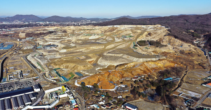정부가 경기도 용인시 처인구 남사읍에 여의도 면적의 2.4배에 달하는 반도체 국가산업단지를 조성한다. 사진은 예정부지 모습. [뉴시스]