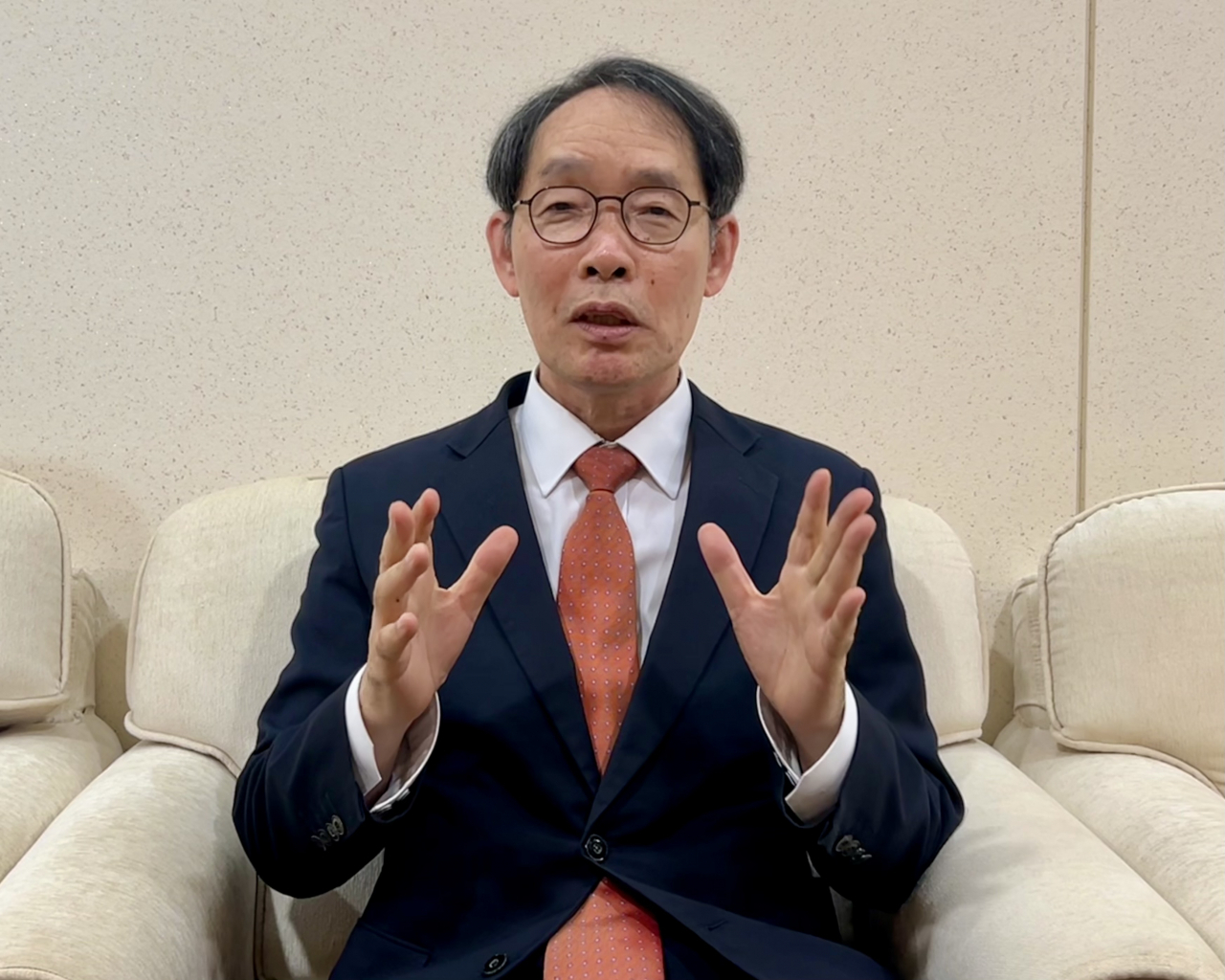 고문현 한국ESG학회장(숭실대 법대 교수)가 제주 국제컨벤션센터에서 헤럴드경제와 인터뷰하고 있다. [김은희 기자]