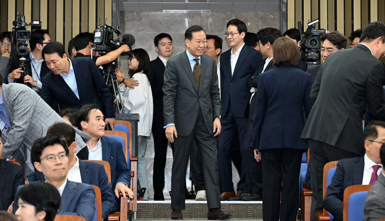 권영세 국민의힘 의원이 지난달 22일 오후 서울 여의도 국회에서 열린 제22대 국회의원 당선자 총회에 참석하고 있다. 이상섭 기자