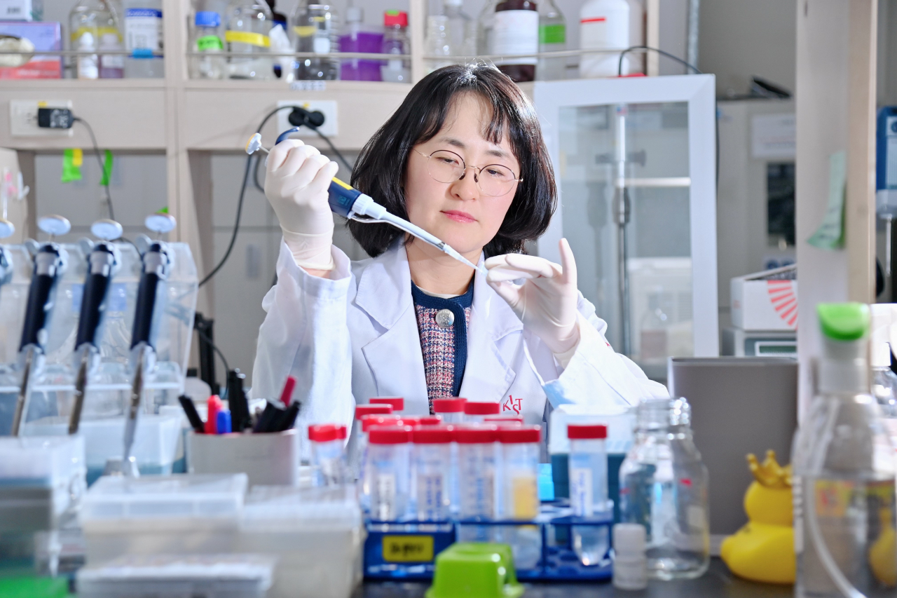 류주희 박사가 DNA 오리가미 나노구조체를 활용한 혁신적인 암 백신 ‘도리백’을 개발했다.[KIST 제공]