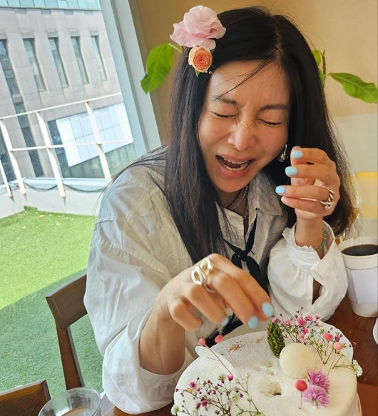 배우 황신혜