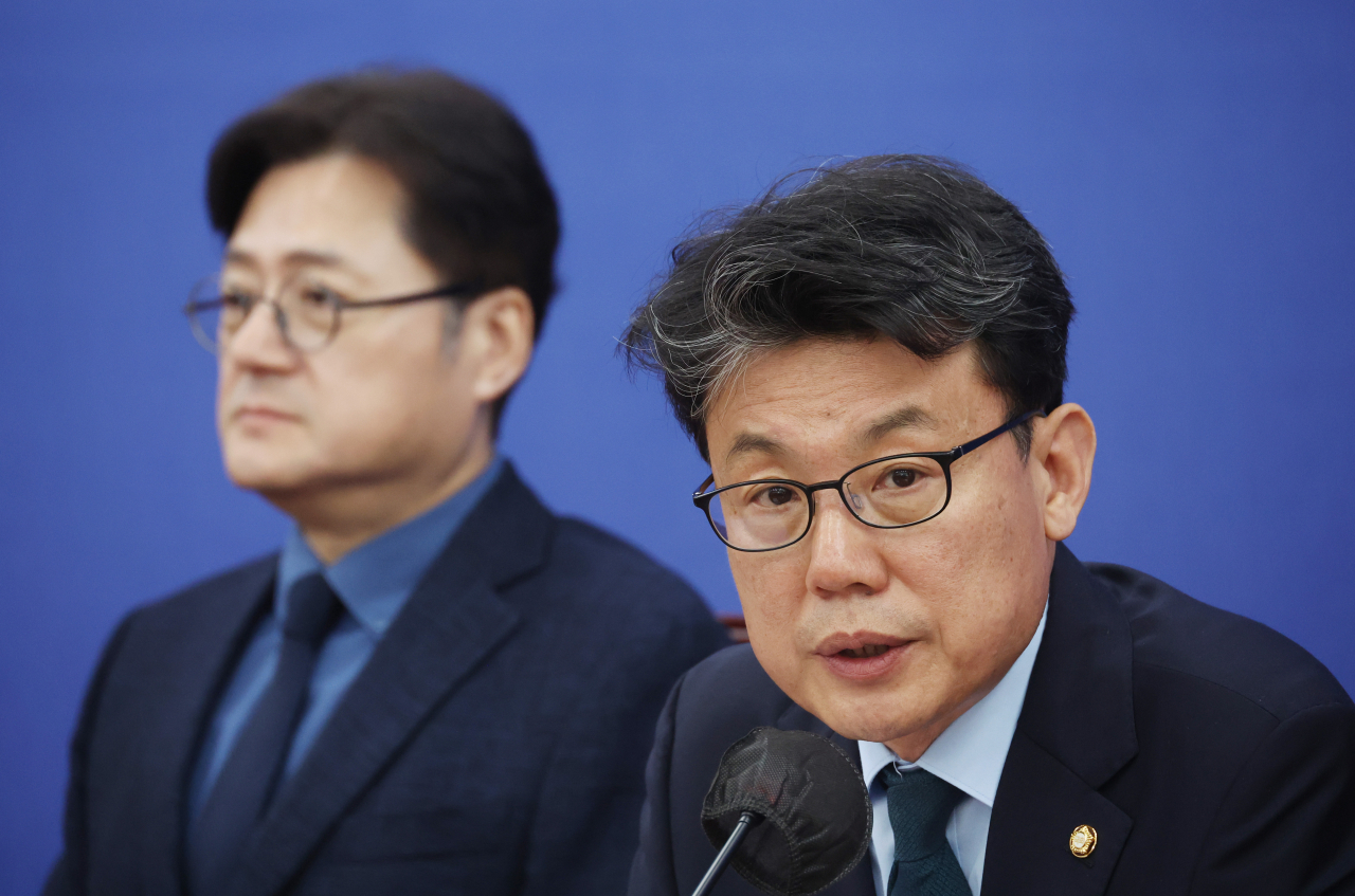 진성준 더불어민주당 정책위의장이 지난 2일 국회에서 열린 정책조정회의에서 발언하고 있다. [연합]