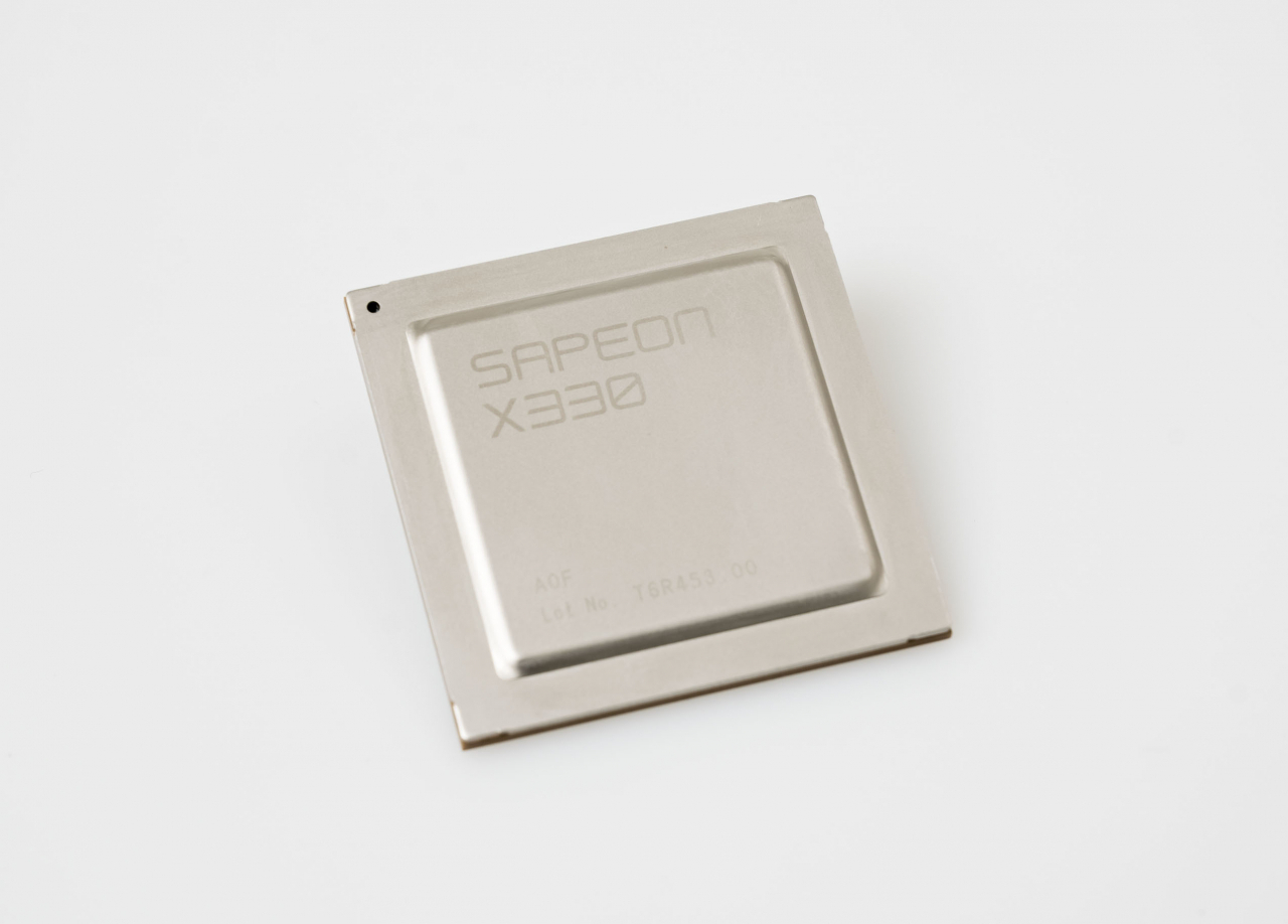 사피온이 지난해 말 출시한 추론용 AI 반도체 ‘X330’[사피온 제공]