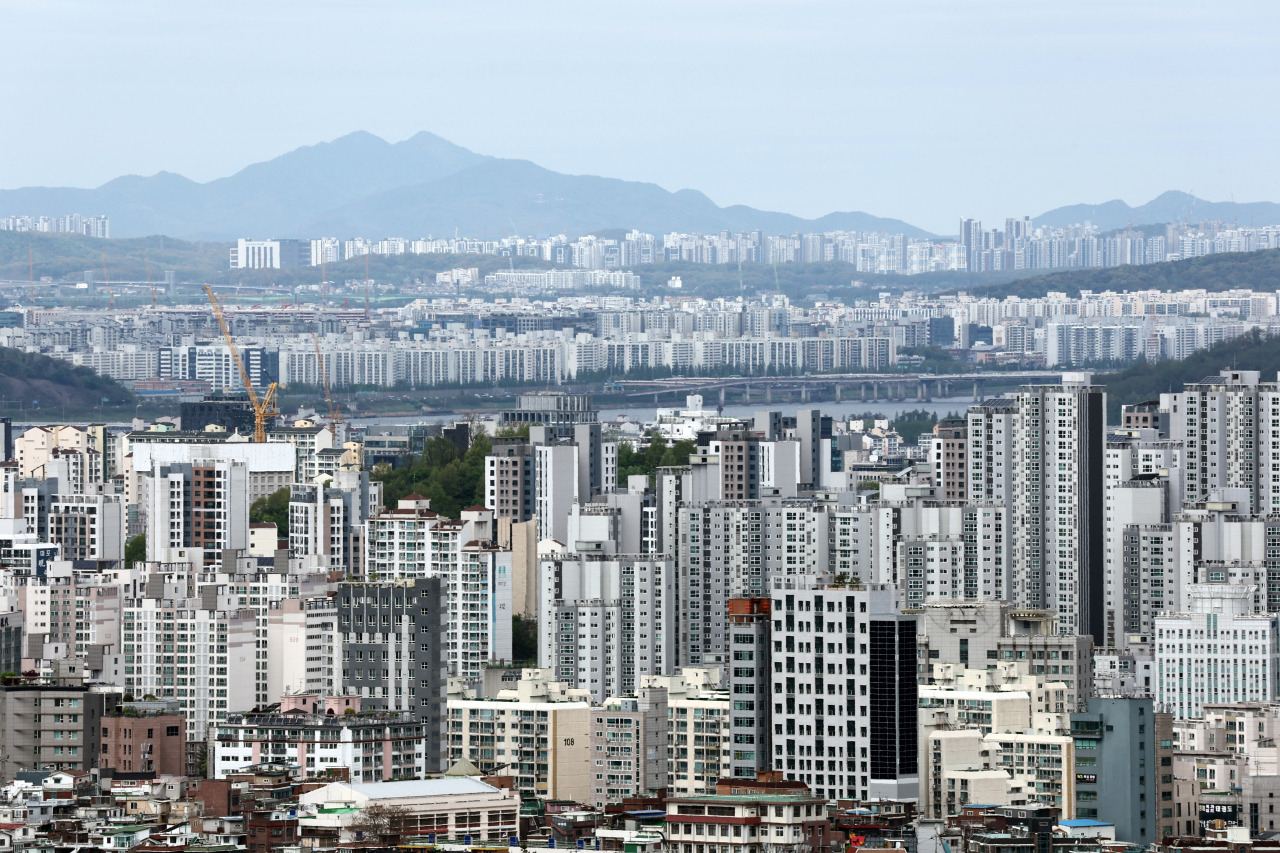 남산에서 바라본 서울아파트의 모습. [연합]