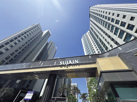 지난 3일 찾은 대구 달서구 송현동 ‘한양수자인 더팰리시티’ 단지 정문 신혜원 기자