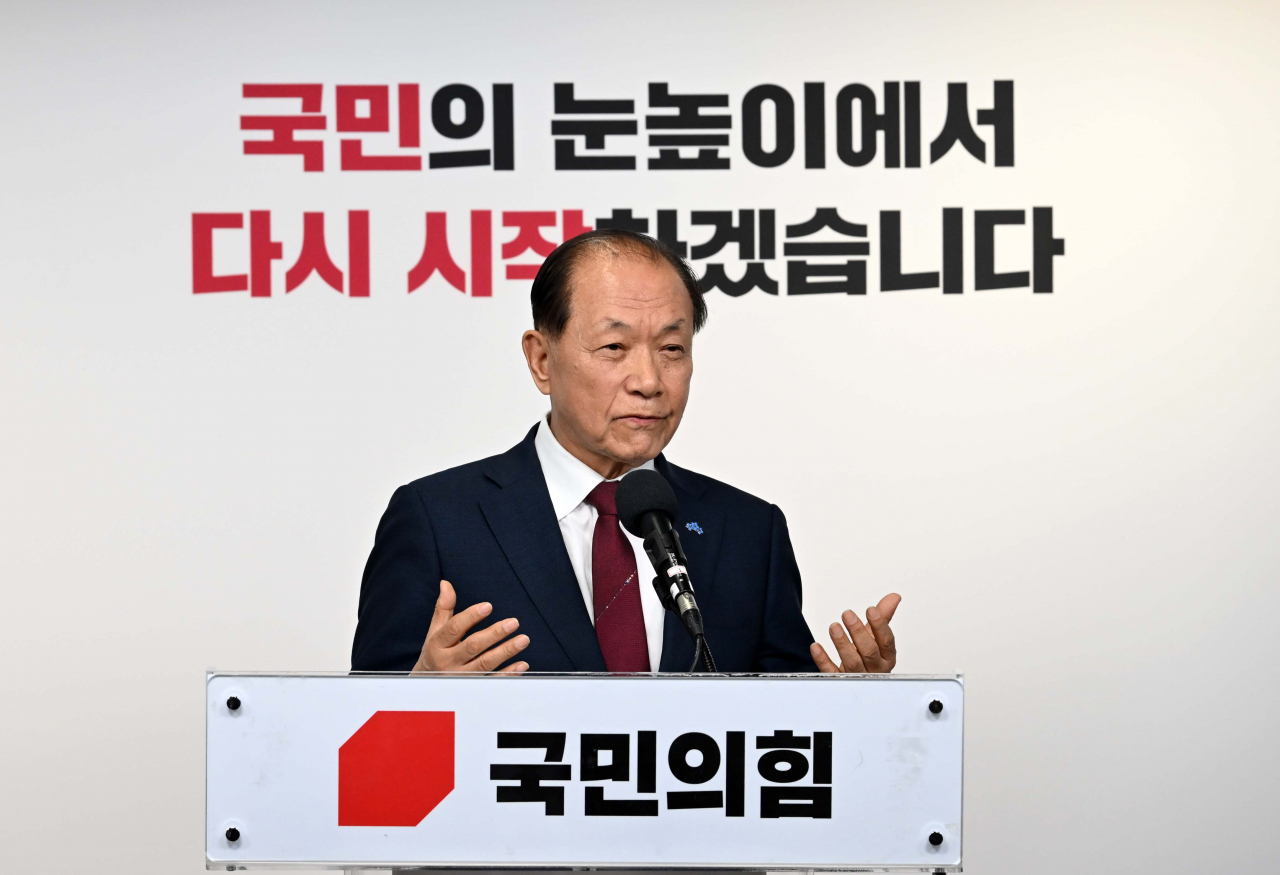 황우여 신임 국민의힘 비상대책위원장이 3일 오전 서울 여의도 중앙당사에서 비상대책위원장 취임과 관련한 입장을 발표하고 있다. 이상섭 기자