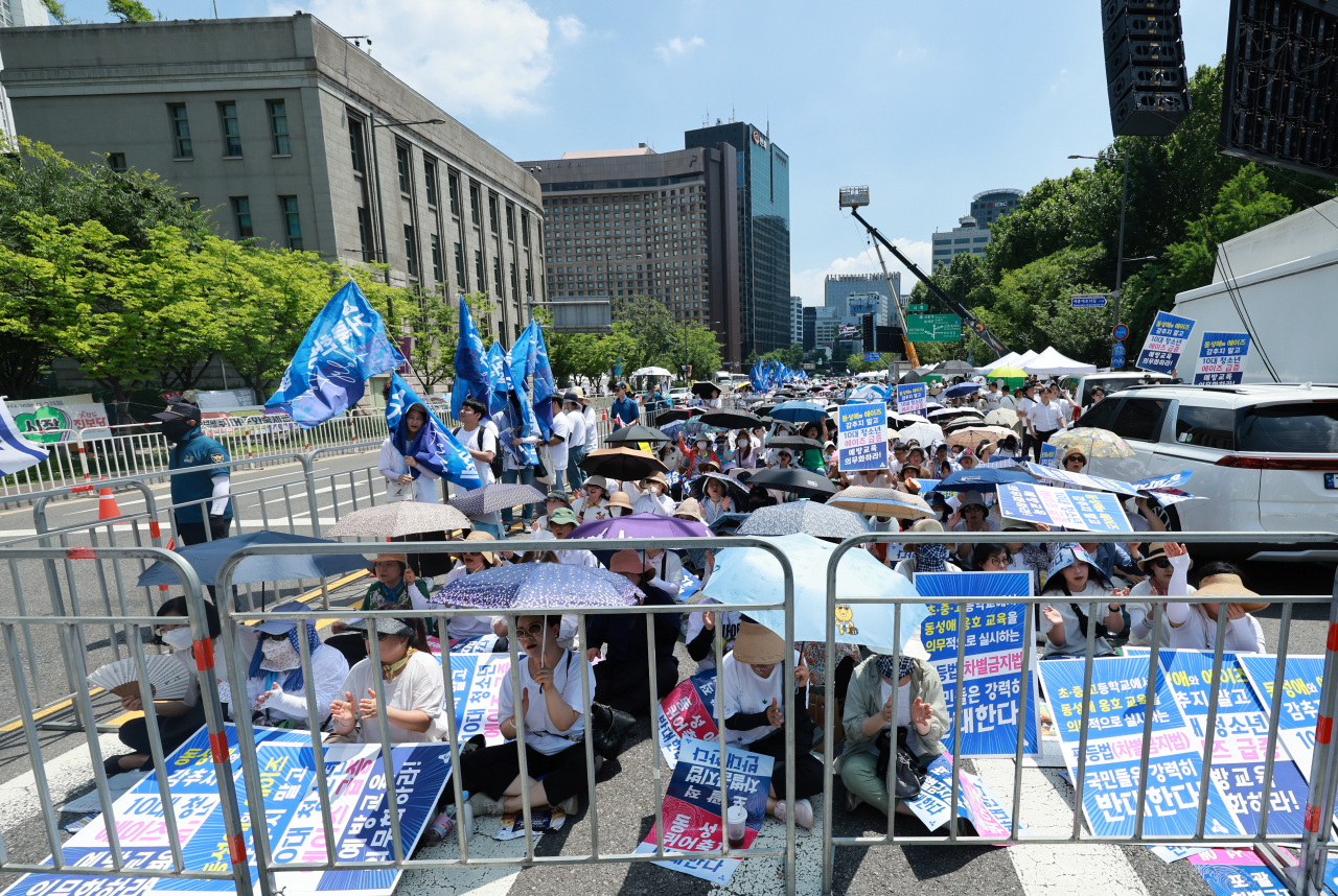 “조직적 거부” vs “합당한 절차”…서울광장 퀴어축제 개최 두고 갈등 왜?[취재메타]