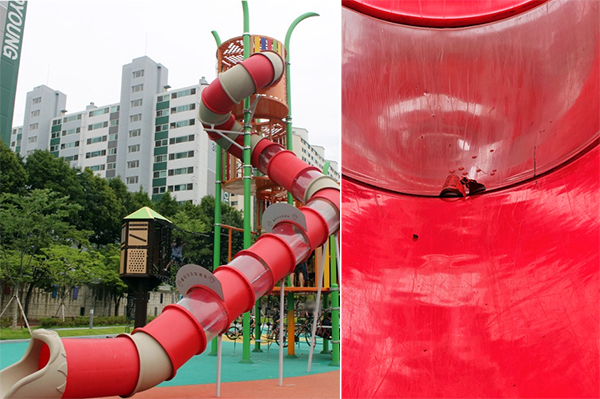경북 구미시 구평동 별빛공원에 설치돼 있는 대형 미끄럼틀 내부에 깨진 유리조각이 놓여있는 모습. [구미시 블로그(왼쪽), 온라인 커뮤니티 캡처]
