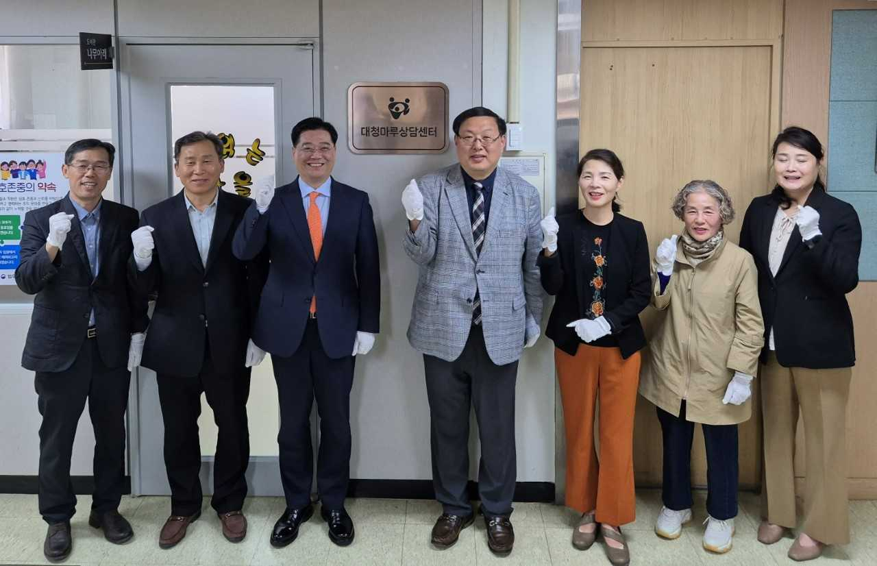 지난 8일 이법호 소장, 중독 관련 전문 상담사들, 직원 등 10여 명이 참석한 가운데 대청마루상담센터 현판식을 가졌다.