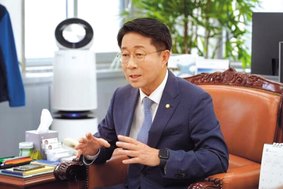22대 초대 국회의장 경선에 출사표를 던진 조정식 더불어민주당 의원. 조 의원은 4·10 총선에서 6선(경기 시흥을)에 성공했다. [의원실 제공]