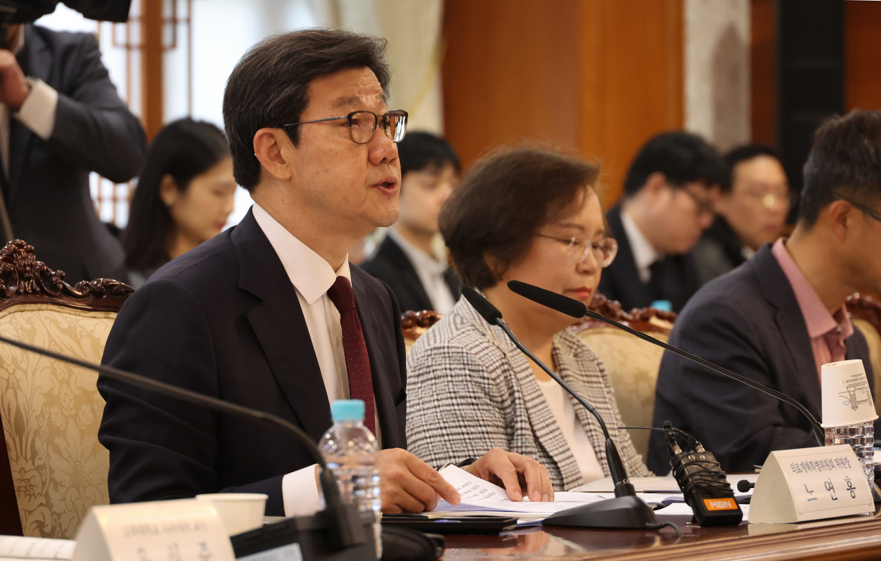 노연홍 의료개혁특별위원회 위원장이 10일 종로구 정부서울청사에서 열린 제2차 의료개혁특별위원회에서 발언하고 있다.[연합]