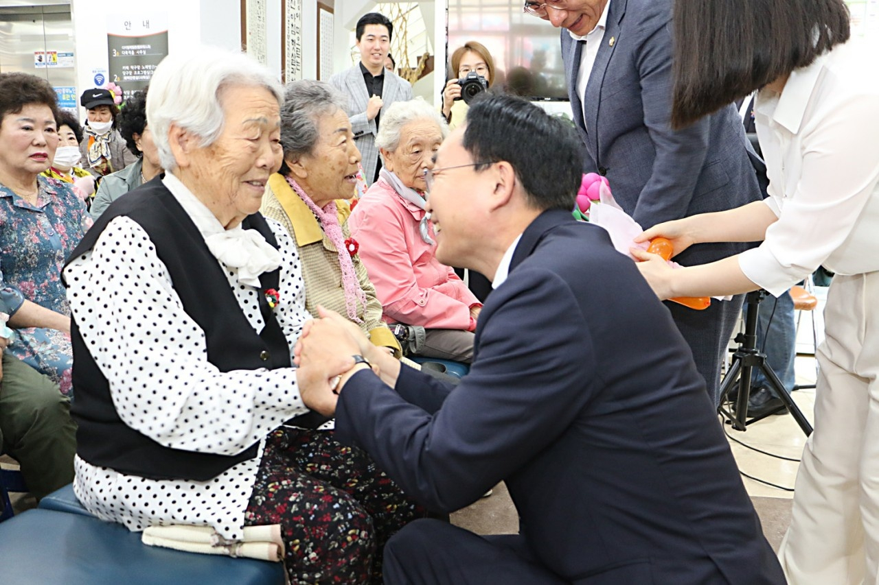 어버이날 행사에 참석한 윤병태나주시장