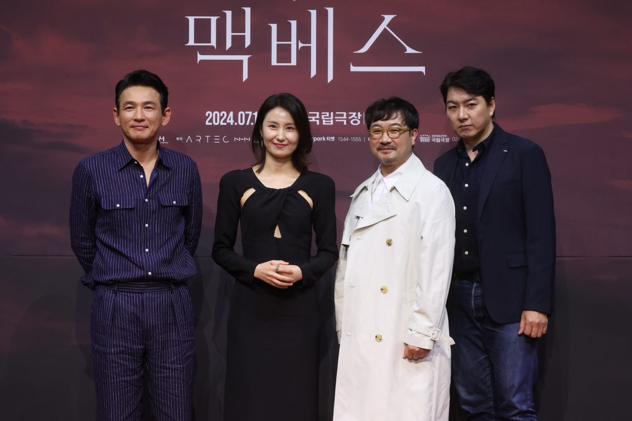 배우 황정민, 김소진, 양정웅 연출, 송일국 [연합]
