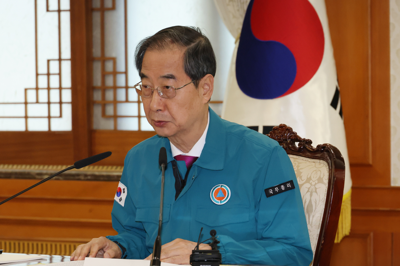한덕수 국무총리가 13일 정부서울청사에서 열린 의사집단행동 중앙재난안전대책본부 회의에서 발언하고 있다.[연합]