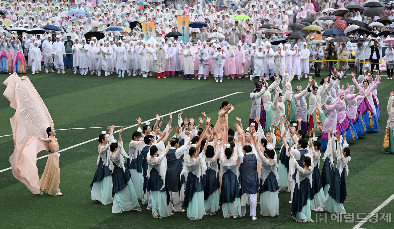 ‘부처님 자비 속, 모두의 축제’ [이상섭의 포토가게]